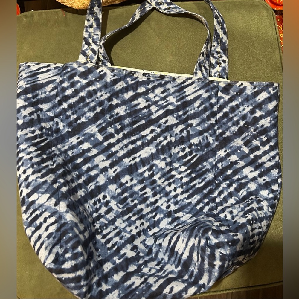Reversible handmade tote. Blue